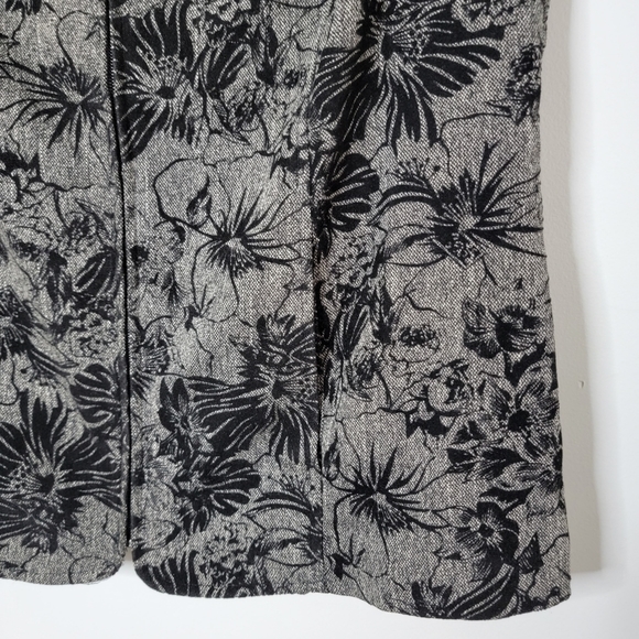 Christopher & Banks Medium Floral Flossed Zip Up Vest - Picture 4 of 11